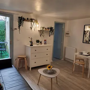 https://studio-2-pices-terrasse.aixenprovencehotels.org